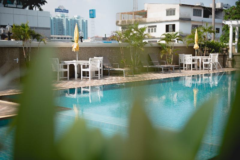 Forum Park Hotel Бангкок Экстерьер фото
