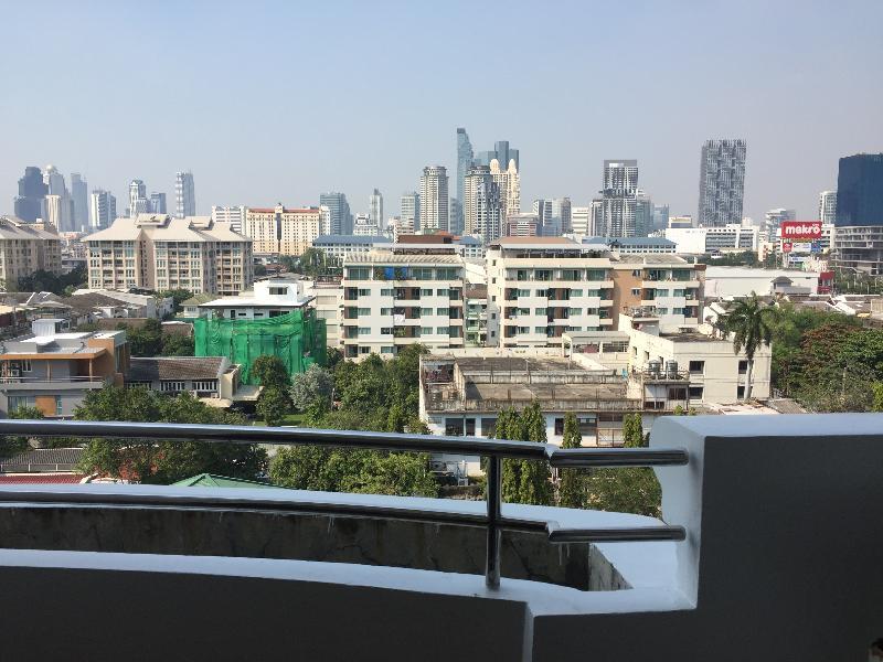 Forum Park Hotel Бангкок Экстерьер фото